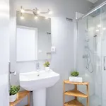 Center 6 Apartment
