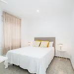 Center 6 Apartment *